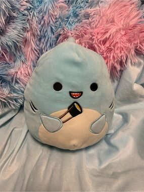 Sharon the Shark 8” Squishmallow
